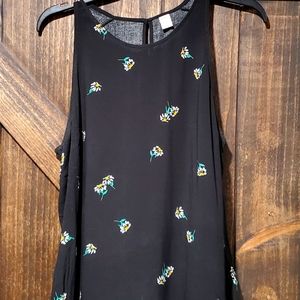 Old navy daisy tank
